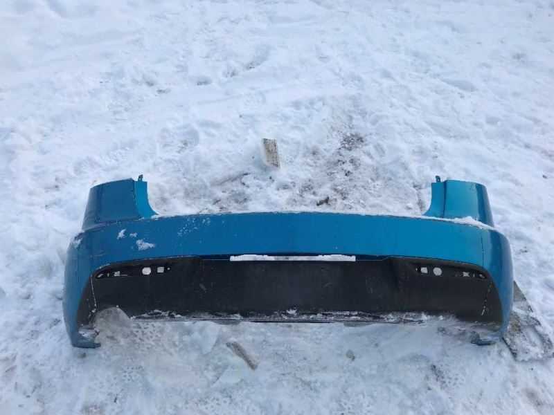 Defensa (parachoques) trasera usada original (OEM) Mazda 3 2010-2011