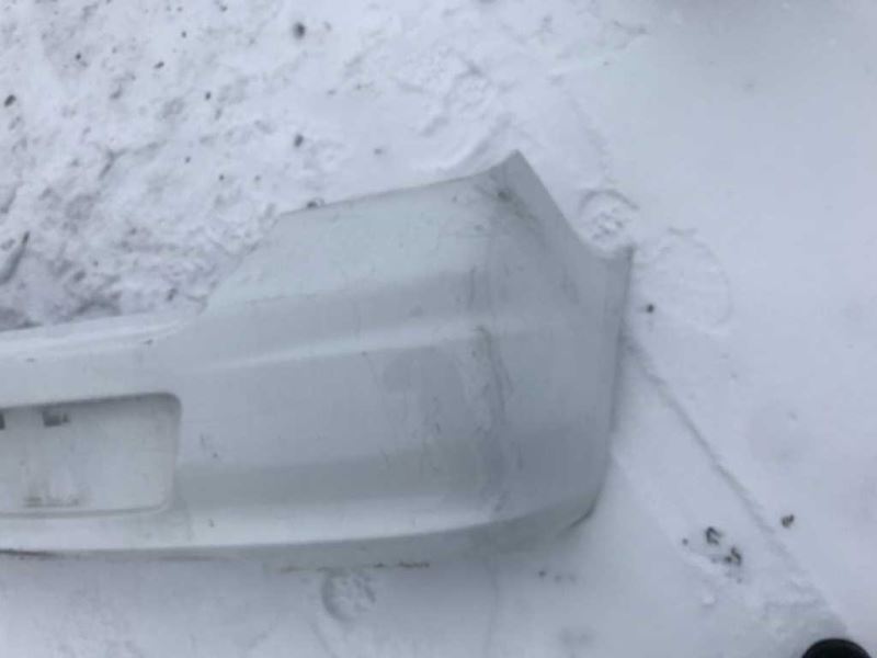 Defensa (parachoques) trasera usada original (OEM) Nissan Versa 2007-2012