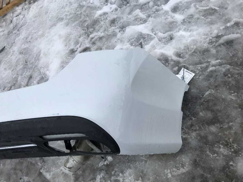 Defensa (parachoques) trasera usada original (OEM) Chrysler 200 2015-2017