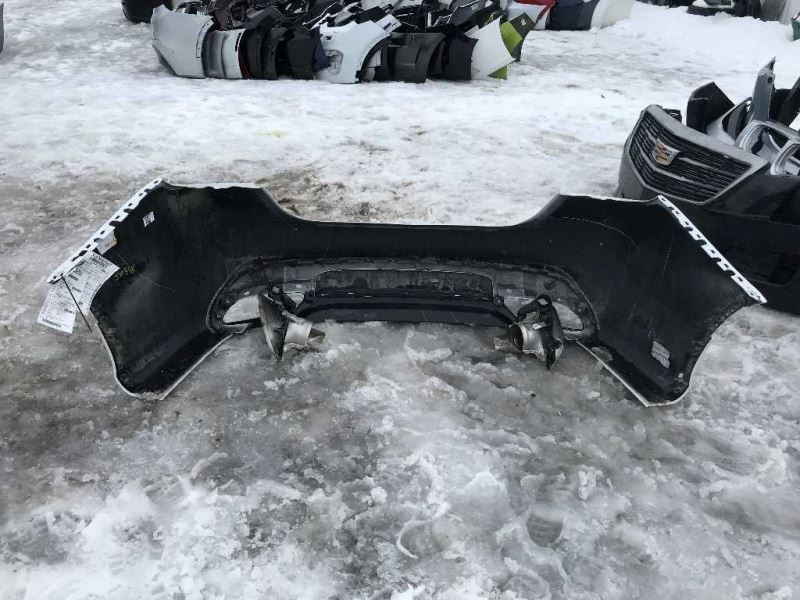 Defensa (parachoques) trasera usada original (OEM) Chrysler 200 2015-2017