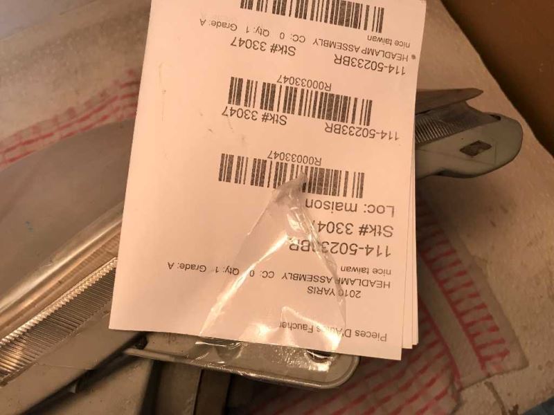 Right headlamp lens/housing used genuine OEM Toyota Yaris 2007-2011