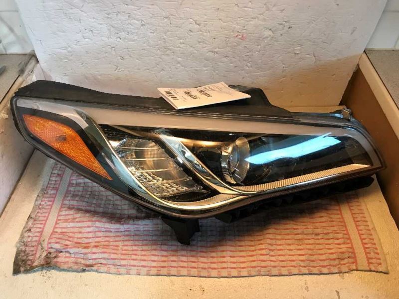 Faro derecho usado original (OEM) Hyundai Sonata 2015-2017