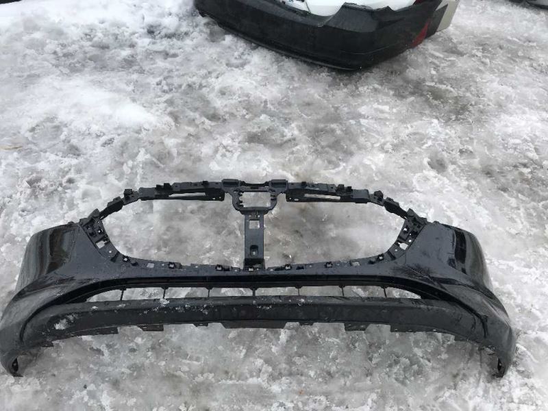 Defensa (parachoques) delantera usada original (OEM) Mazda 3 2019-2025