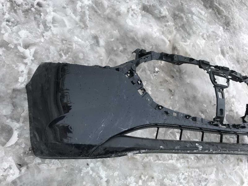 Defensa (parachoques) delantera usada original (OEM) Mazda 3 2019-2025