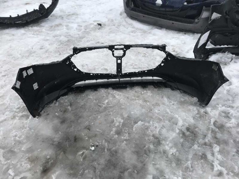Defensa (parachoques) delantera usada original (OEM) Mazda 3 2019-2025