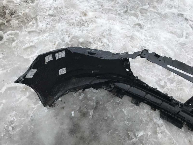 Defensa (parachoques) delantera usada original (OEM) Mazda 3 2019-2025