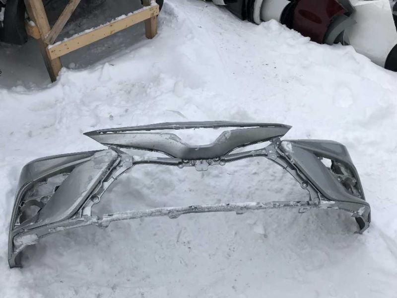 Front bumper cover used genuine OEM Toyota Camry 2018-2020