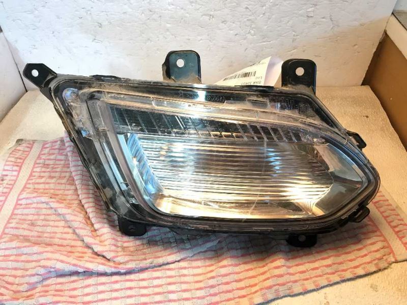 Right fog lamp assembly used genuine OEM Chevrolet Equinox 2016-2017