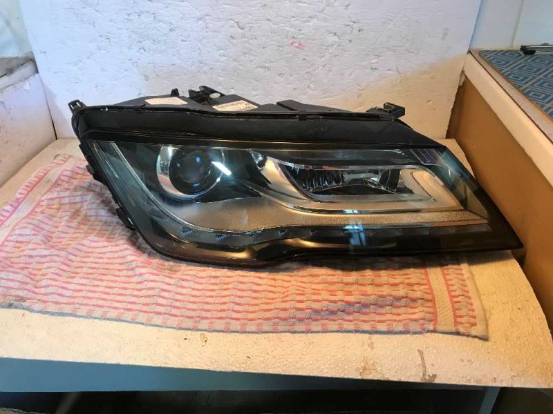 Right headlamp assembly composite used genuine OEM Audi A7 Quattro 2012-2018