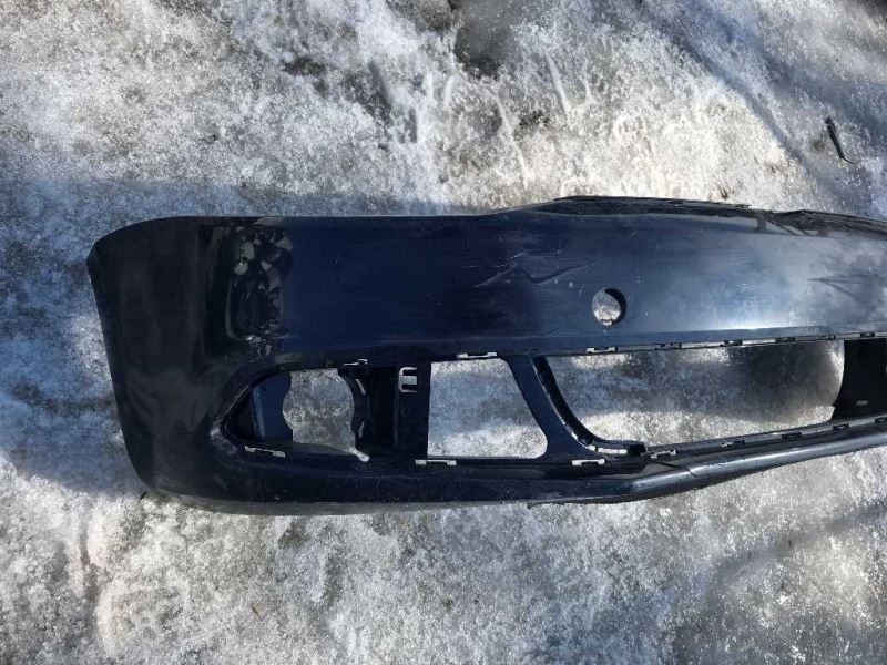 Defensa (parachoques) delantera usada original (OEM) Volkswagen Jetta 2011-2014