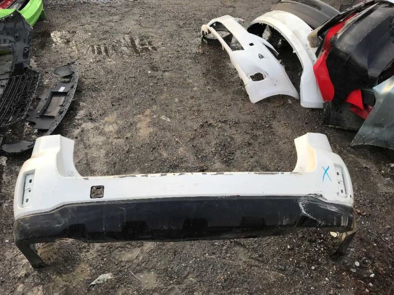 Defensa (parachoques) trasera usada original (OEM) Subaru Outback 2010-2014