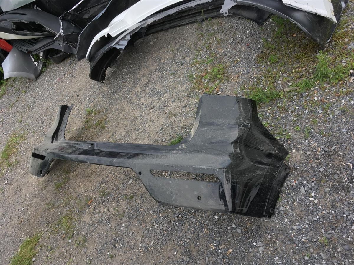 Defensa (parachoques) trasera usada original (OEM) KIA Niro 2017-2019