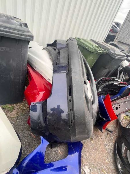 Defensa (parachoques) trasera usada original (OEM) Volkswagen Tiguan 2012-2017