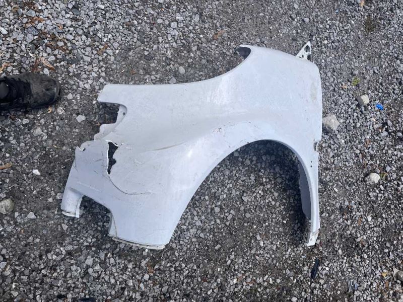 Salpicadera (guardafango) usada original (OEM) Mercedes-Benz Smart 2016-2019