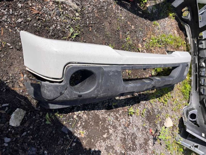 Defensa (parachoques) delantera usada original (OEM) Ford Ranger 2006-2011
