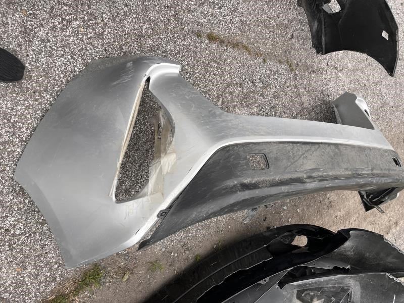 Defensa (parachoques) trasera usada original (OEM) Toyota Prius Prime 2017-2022