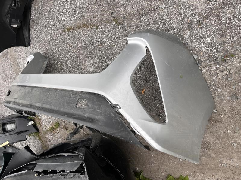 Defensa (parachoques) trasera usada original (OEM) Toyota Prius Prime 2017-2022