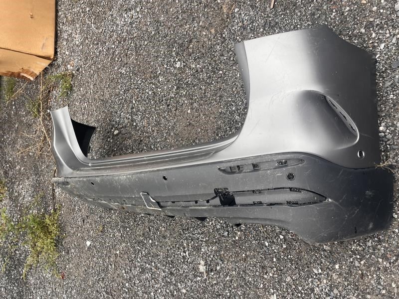 Defensa (parachoques) trasera usada original (OEM) Mercedes-Benz GLB250 2020-2023