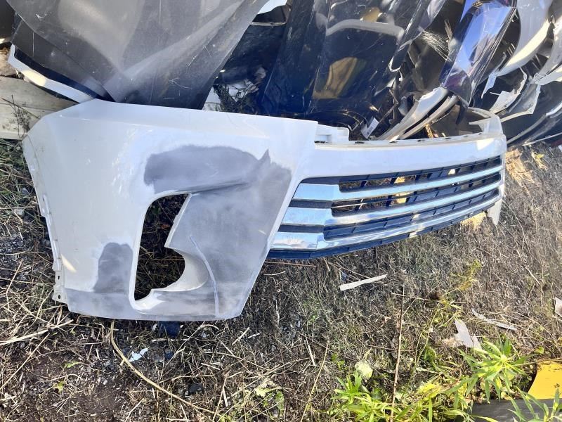 Defensa (parachoques) delantera usada original (OEM) Toyota Highlander 2017-2019