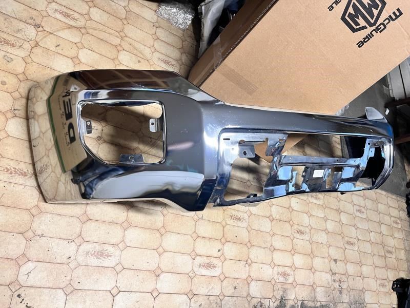 Front bumper molding used genuine OEM GMC Sierra 2500 HD 2020-2023