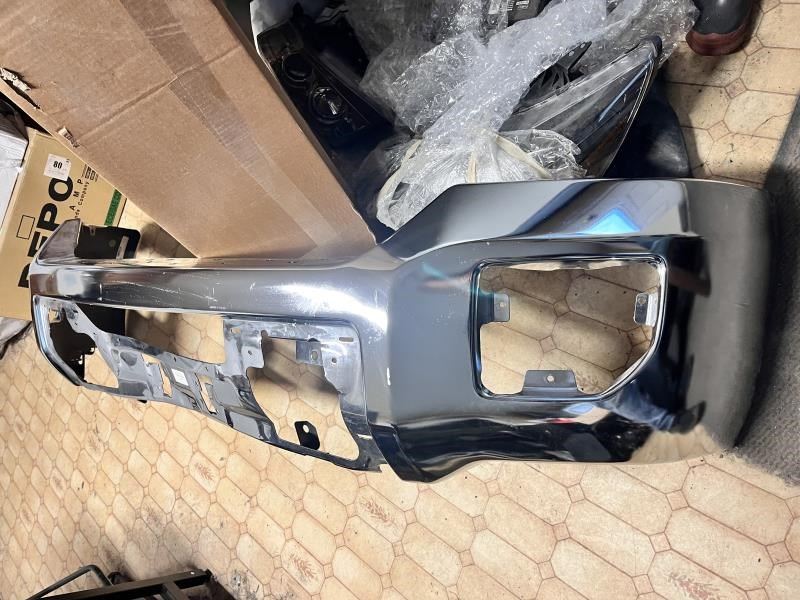 Front bumper molding used genuine OEM GMC Sierra 2500 HD 2020-2023