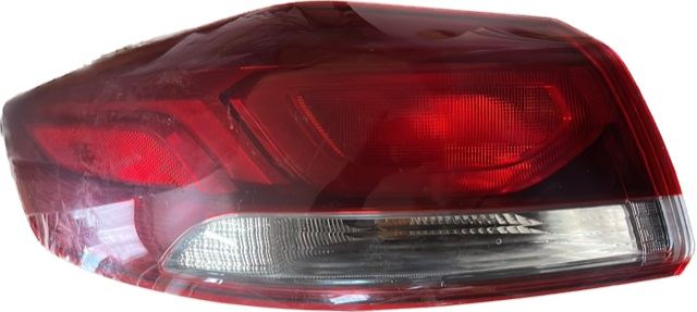 Left taillamp assembly outer used genuine OEM Hyundai Elantra 2017-2018