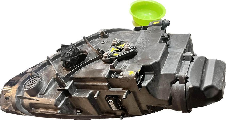 Left headlamp assembly composite used genuine OEM Porsche Cayenne 2015-2018