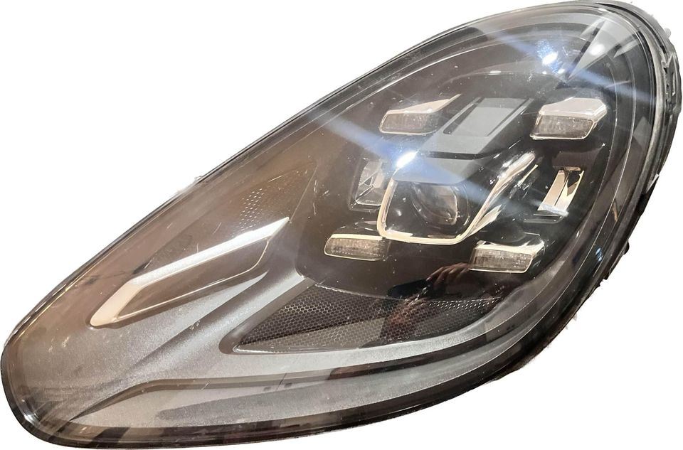 Left headlamp assembly composite used genuine OEM Porsche Cayenne 2015-2018
