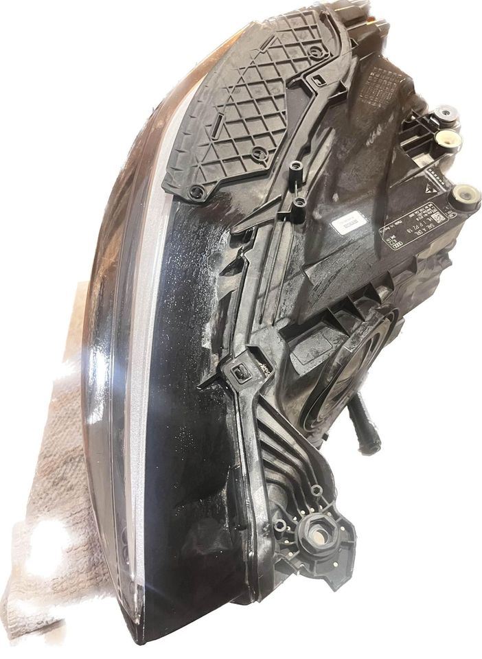 Right headlamp assembly composite used genuine OEM Audi Q3 2019-2023