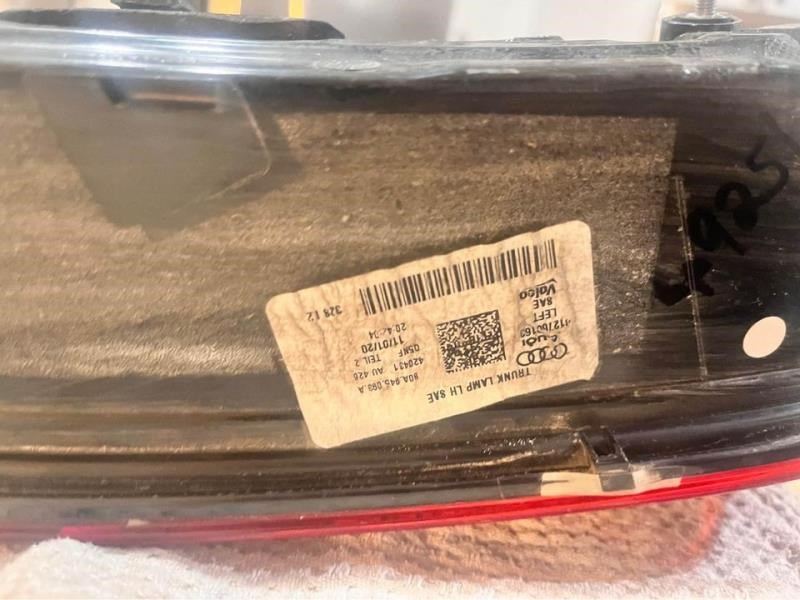 Left taillamp assembly used genuine OEM Audi Q5 2018-2020