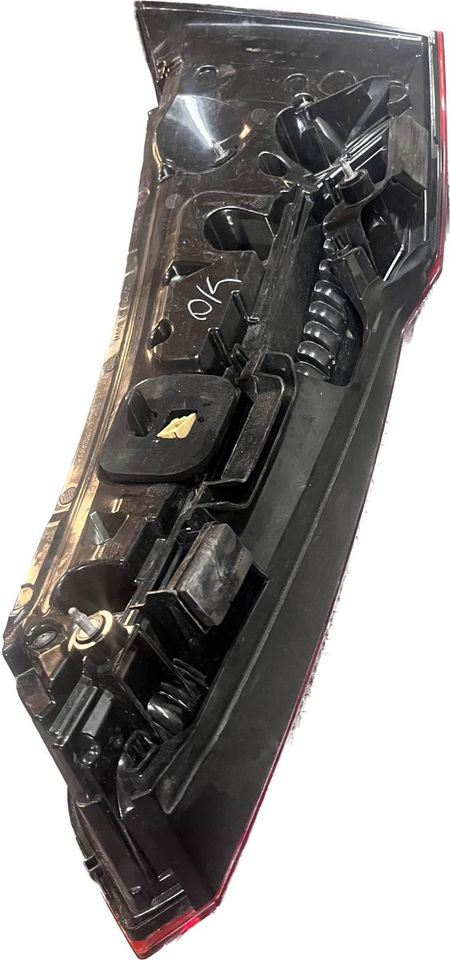 Left taillamp assembly used genuine OEM Audi Q5 2018-2020