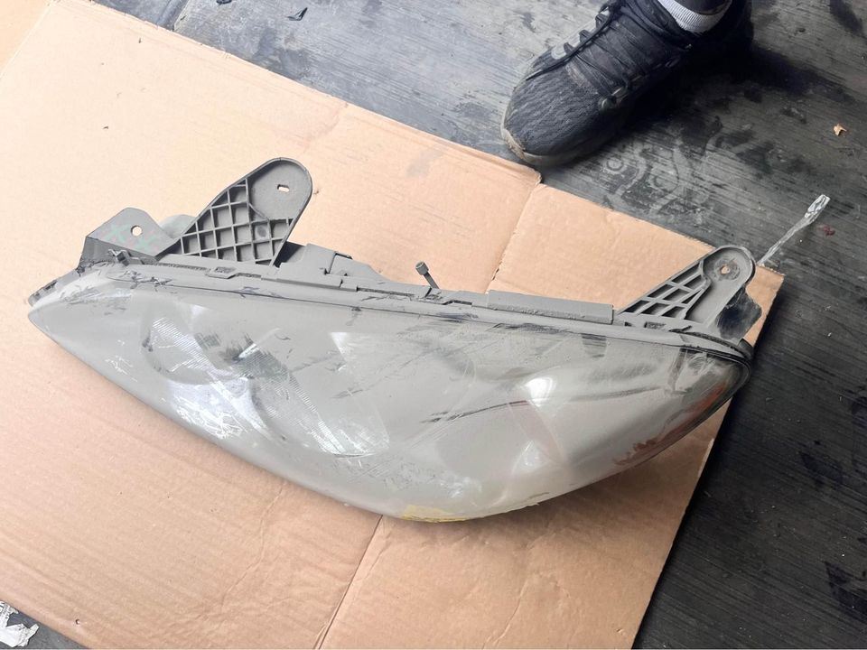 Faro izquierdo usado original (OEM) Pontiac G6 2008-2010