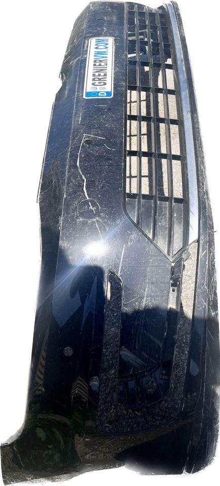 Defensa (parachoques) delantera usada original (OEM) Volkswagen Golf 2018-2021