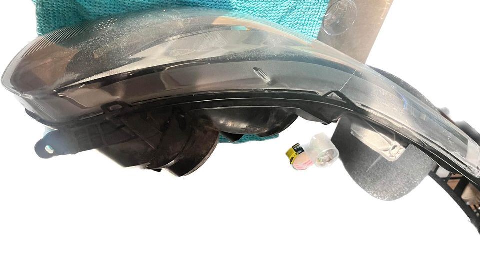 Faro derecho usado original (OEM) Ford Transit-150 2016-2025