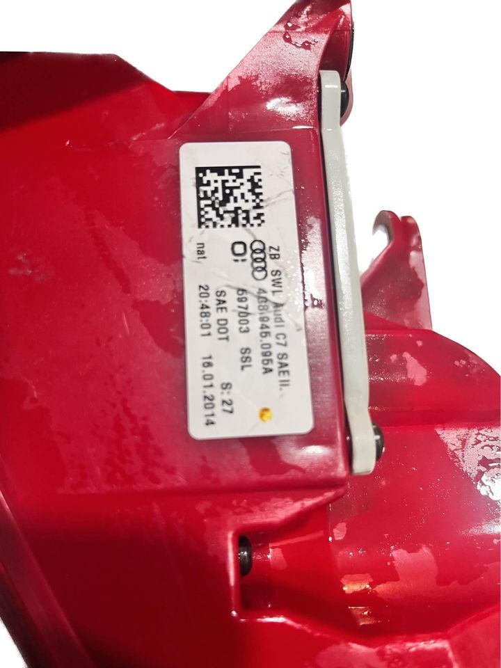 Left taillamp assembly outer used genuine OEM Audi A7 Quattro 2012-2015