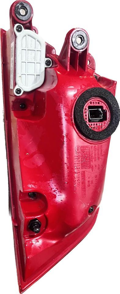 Left taillamp assembly outer used genuine OEM Audi A7 Quattro 2012-2015