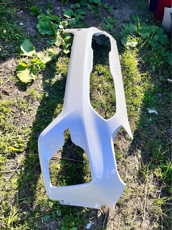 Front bumper cover upper used genuine OEM KIA Niro 2020-2021