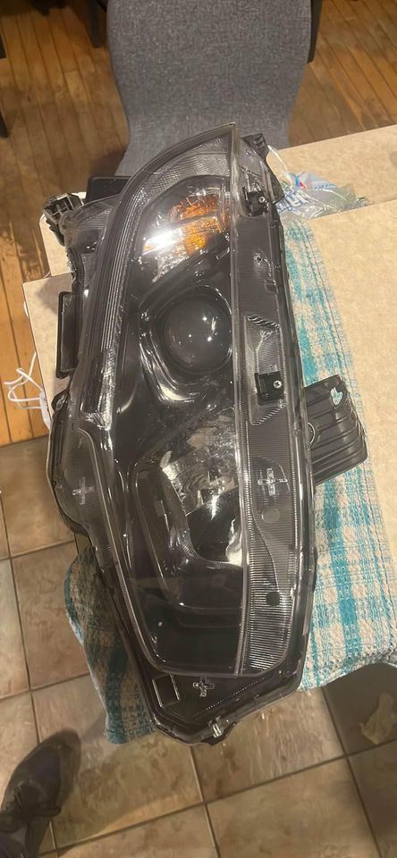 Faro derecho usado original (OEM) Honda Civic 2016-2020