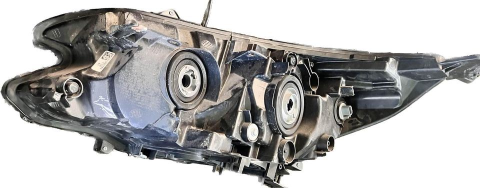 Right headlamp assembly composite used genuine OEM Honda CR-V 2015-2016
