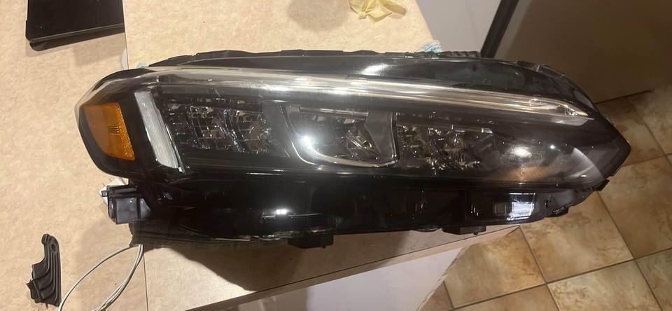Headlamp Assembly used genuine OEM Honda Civic 2022-2025