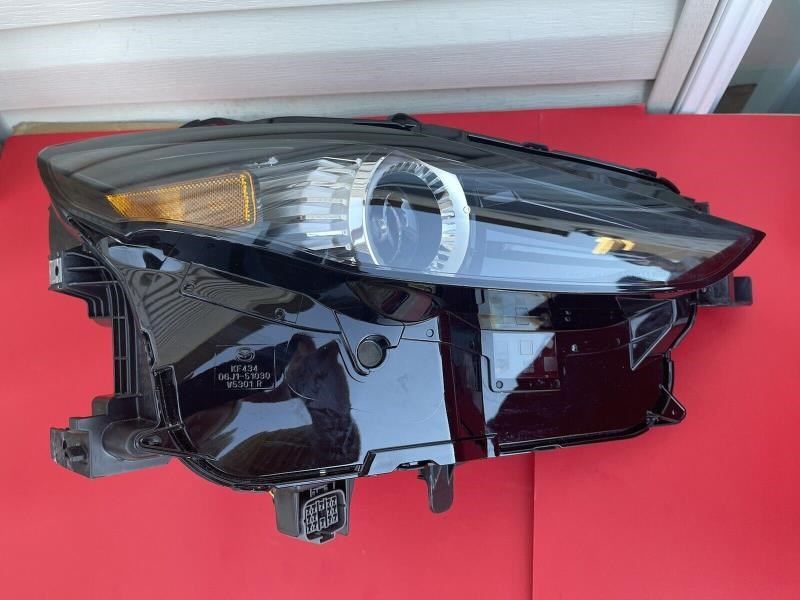 Right headlamp assembly composite used genuine OEM Mazda CX-30 2020-2022