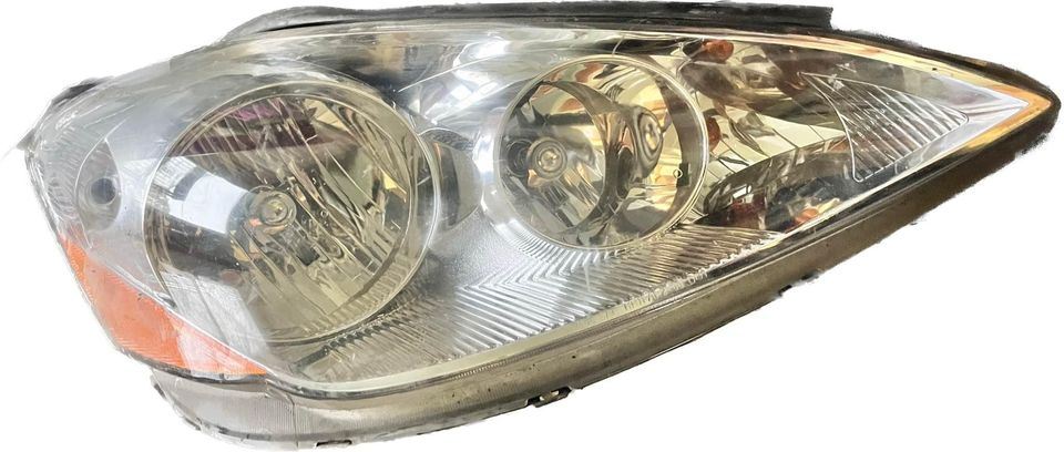 Right headlamp assembly composite used genuine OEM Toyota Sienna 2006-2010