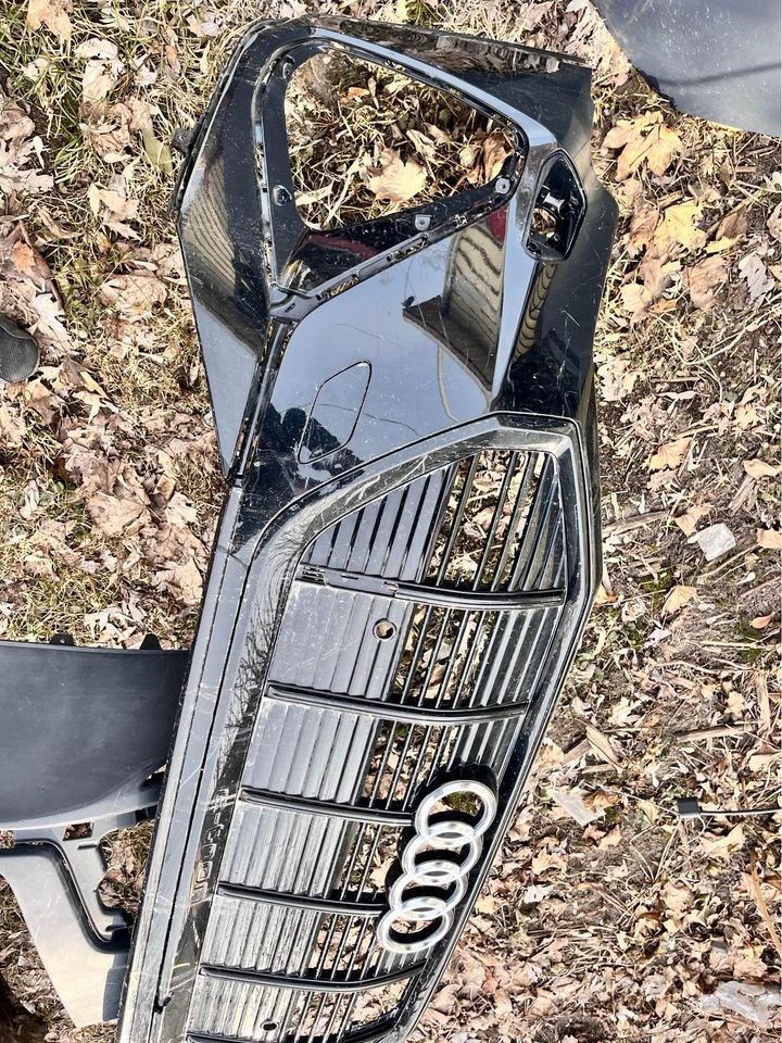 Front Bumper assembly used genuine OEM Audi E-Tron 2021-2023