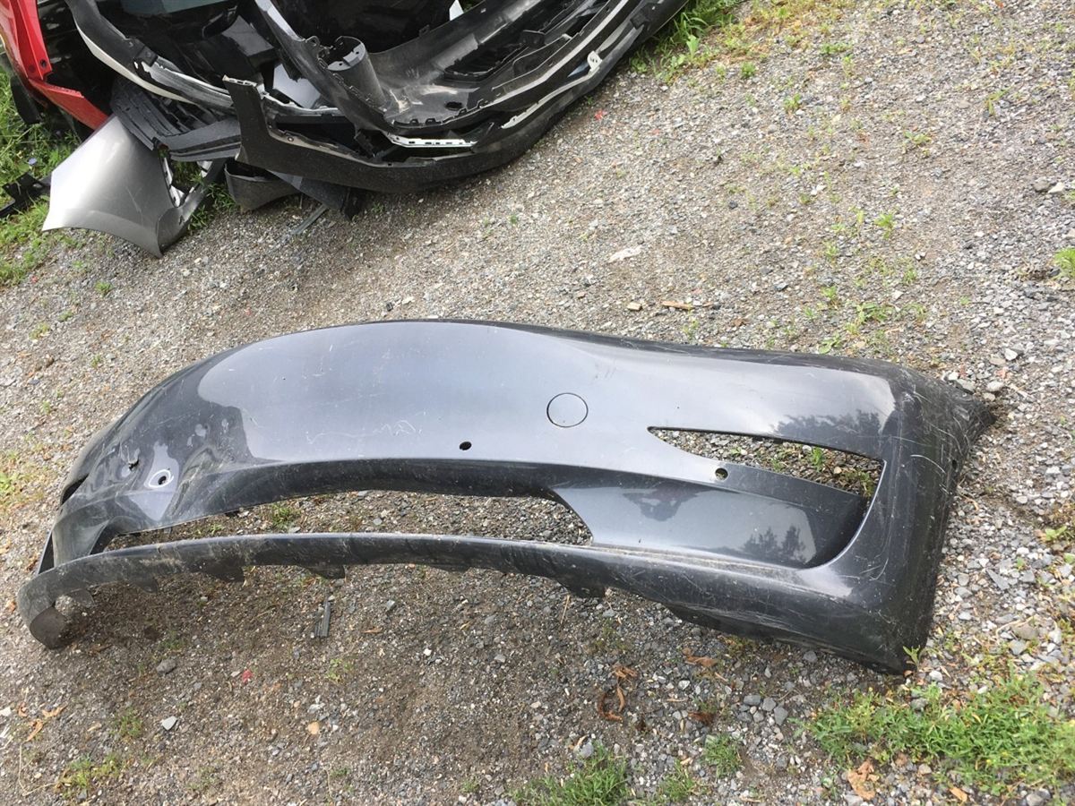 Defensa (parachoques) delantera usada original (OEM) Tesla 3 2017-2022