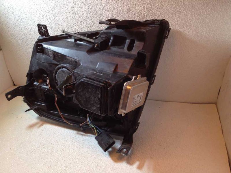Left headlamp assembly composite used genuine OEM Cadillac Escalade ESV 2007-2014