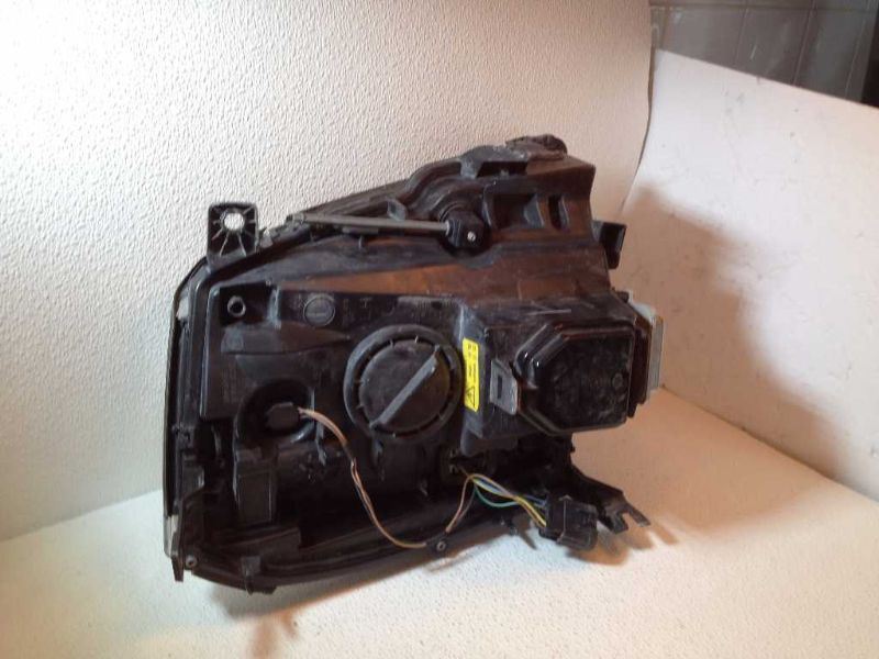 Left headlamp assembly composite used genuine OEM Cadillac Escalade ESV 2007-2014