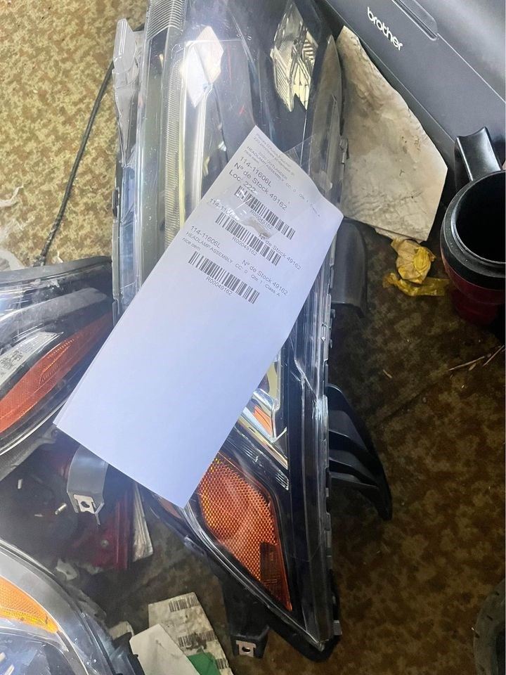 Faro izquierdo usado original (OEM) Mitsubishi Outlander 2016-2020