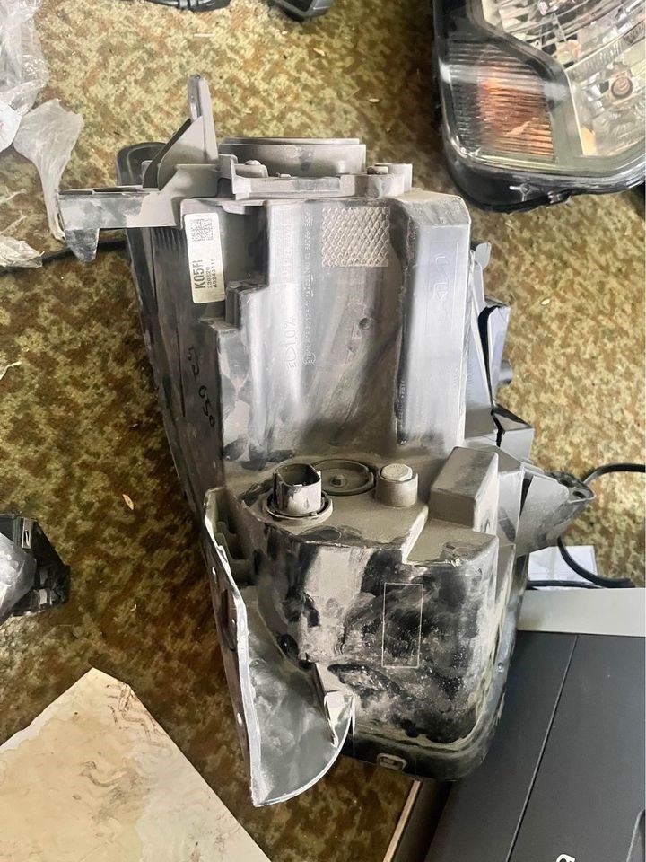 Right headlamp assembly composite used genuine OEM KIA Niro 2023-2025