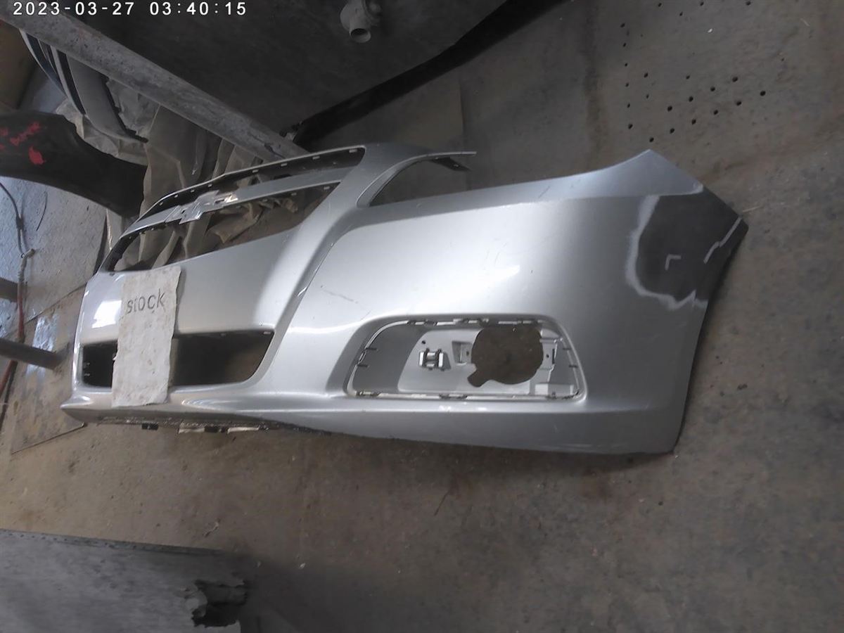 Front bumper cover used genuine OEM Chevrolet Malibu 2013