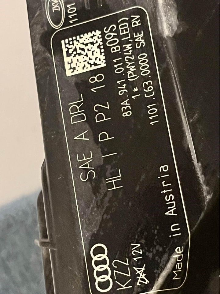 Left headlamp assembly composite used genuine OEM Audi Q3 2019-2023